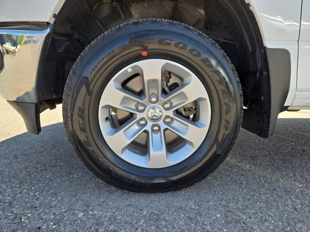 Used 2023 RAM 1500 Laramie AWD/4WD image 10