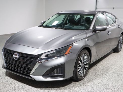 Used 2023 Nissan Altima 2.5 SV image 29