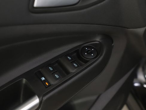 Used 2017 Ford Escape SE image 19