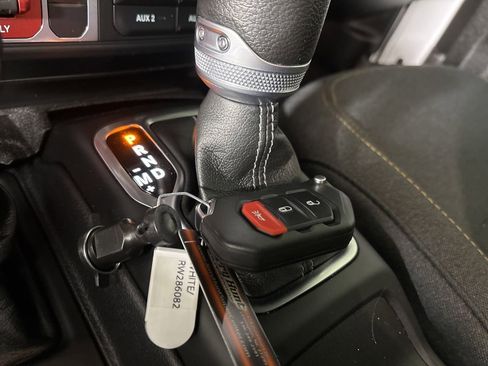 Used 2024 Jeep Wrangler Willys image 19