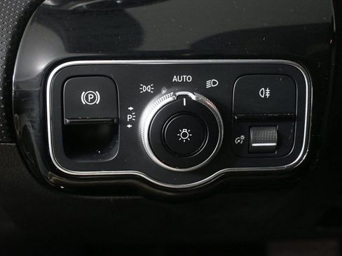 Used 2019 Mercedes-Benz A 220 A 220 image 9