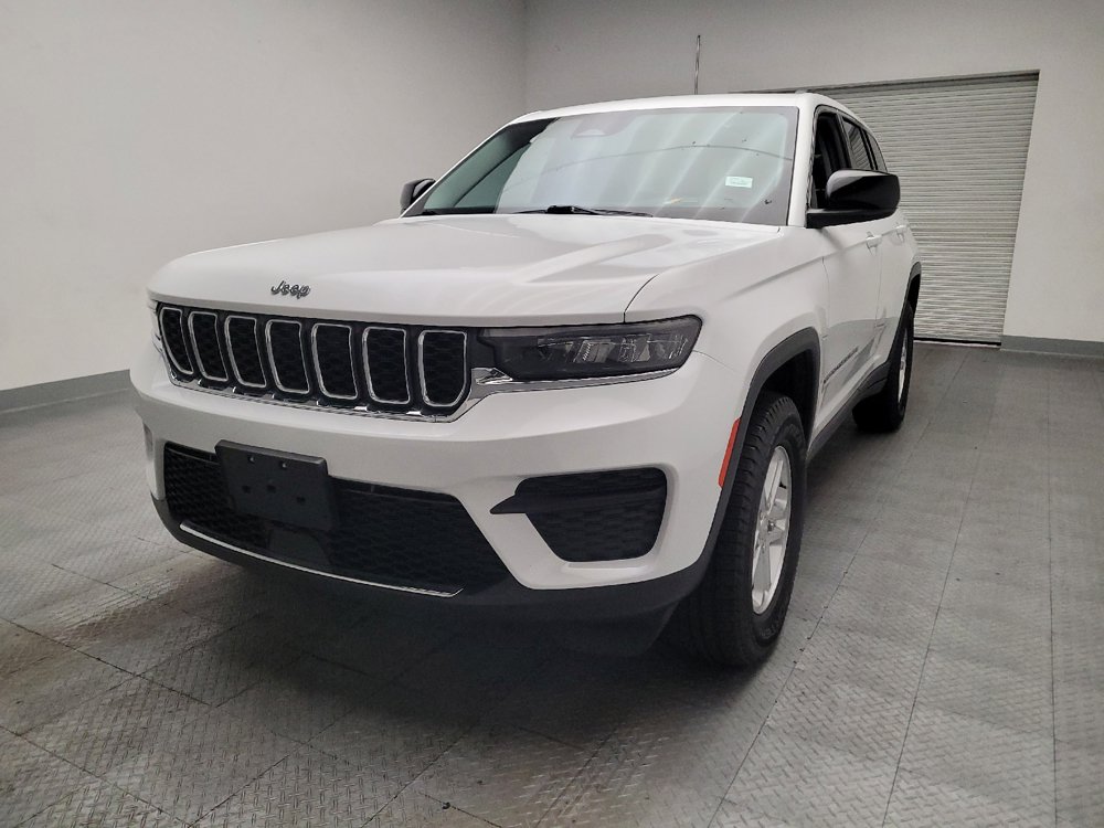 Used 2023 Jeep Grand Cherokee Laredo RWD image 15