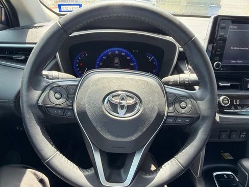 Used 2022 Toyota Corolla Cross XLE FWD image 13