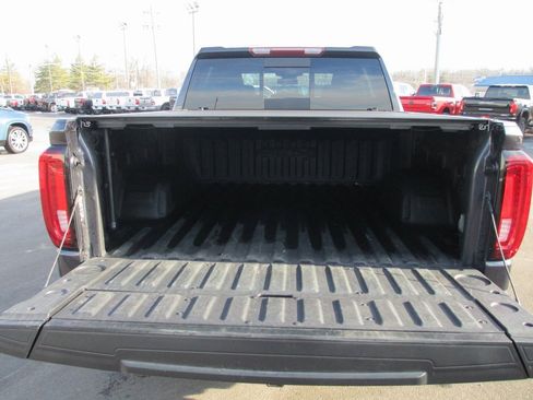 Certified 2022 GMC Sierra 1500 AT4 w/ AT4 Preferred Package image 8