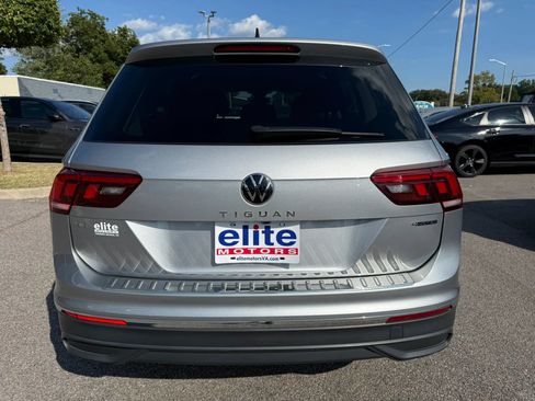 Used 2023 Volkswagen Tiguan SE w/ Panoramic Sunroof Package AWD/4WD image 6