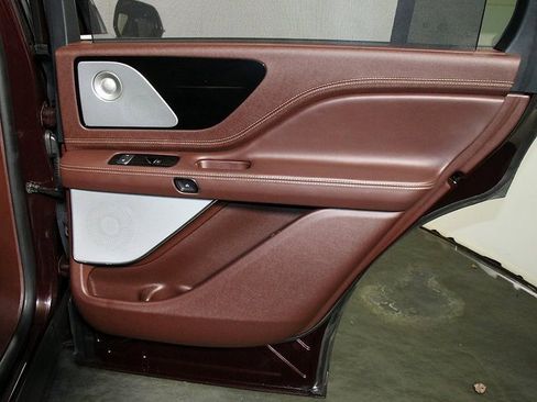 Used 2023 Lincoln Aviator Black Label w/ Class IV Trailer Tow Package image 33