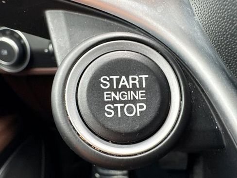 Used 2019 Alfa Romeo Stelvio Ti image 35