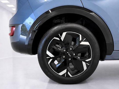 Used 2023 Kia Niro Wave w/ Wave Preserve Package FWD image 8