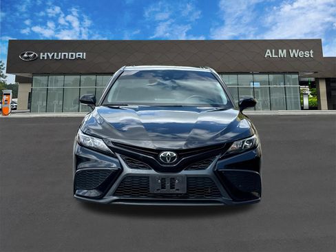 Used 2023 Toyota Camry SE w/ Convenience Package FWD image 2