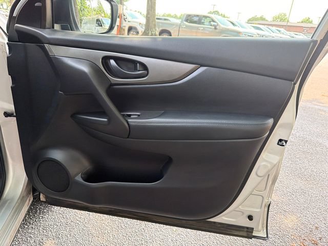 Used 2019 Nissan Rogue Sport S w/ Appearance Package AWD/4WD image 14