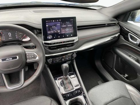 Used 2024 Jeep Compass Trailhawk AWD/4WD image 14