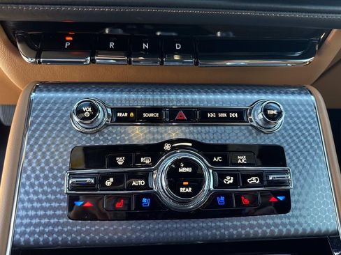 Certified 2024 Lincoln Aviator Black Label image 30