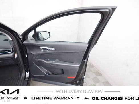 New 2025 Kia Sportage LX image 15