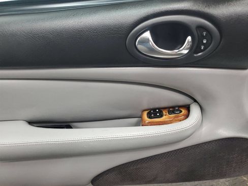 Used 2004 Jaguar XK8 Convertible image 10