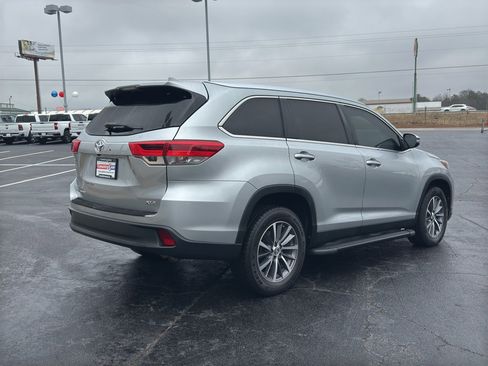 Used 2019 Toyota Highlander XLE image 7