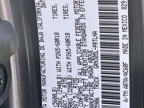 Used 2022 Toyota Tacoma Limited image 31