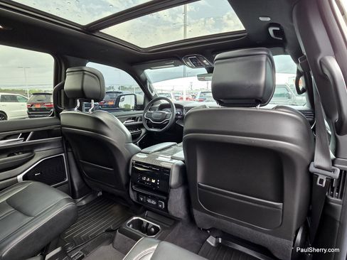 Used 2022 Jeep Wagoneer Series III w/ Premium Group I AWD/4WD image 55