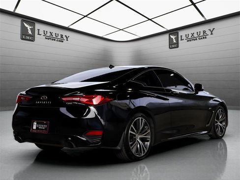 Used 2019 INFINITI Q60 3.0t Luxe w/ Essential Package image 4