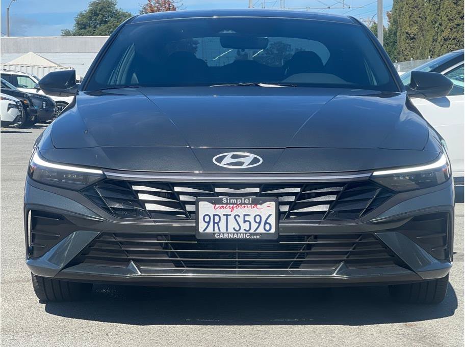 Used 2025 Hyundai Elantra SEL FWD image 2