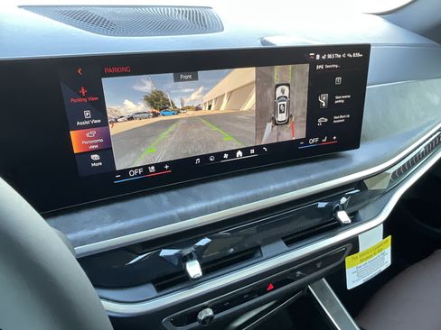 New 2026 BMW X5 sDrive40i w/ Executive Package RWD image 17