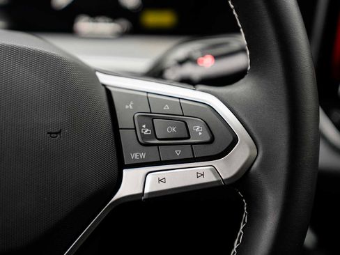 New 2026 Volkswagen Tiguan SE image 27