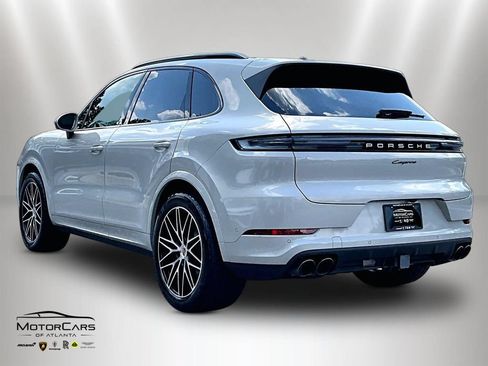 Used 2026 Porsche Cayenne AWD/4WD image 10