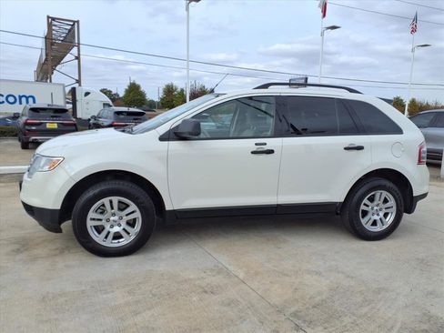 Used 2010 Ford Edge SE image 3