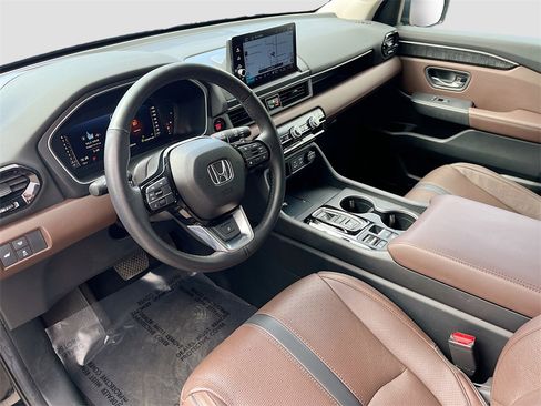 Used 2024 Honda Pilot Elite image 9