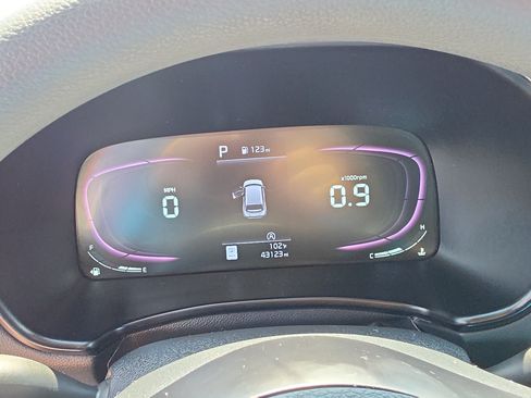 Certified 2025 Kia Soul LX w/ LX Technology Package FWD image 30