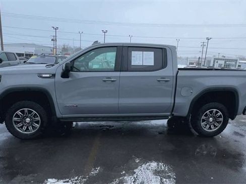 Used 2024 GMC Sierra 1500 AT4 w/ Technology Package image 5