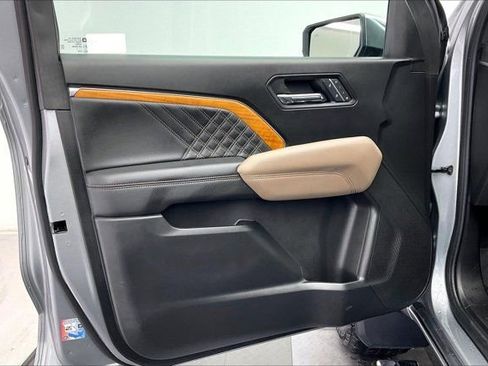 Used 2023 GMC Canyon Denali image 25