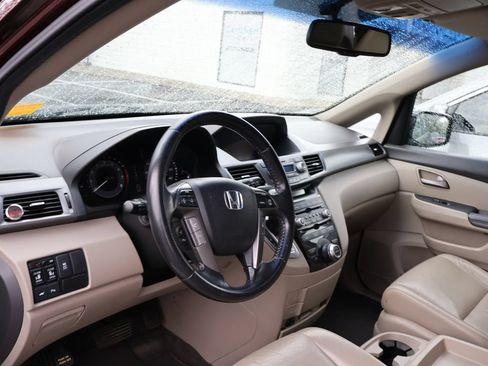Used 2011 Honda Odyssey Touring image 8
