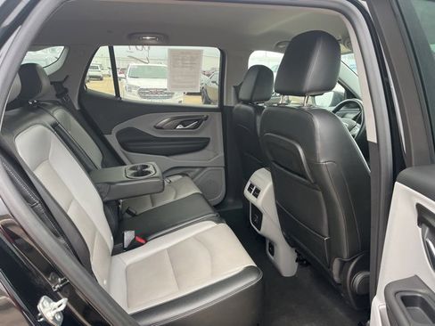 Used 2024 GMC Terrain SLT image 19