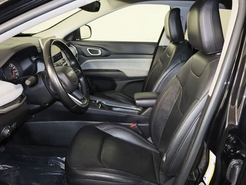 Used 2022 Jeep Compass Latitude image 16