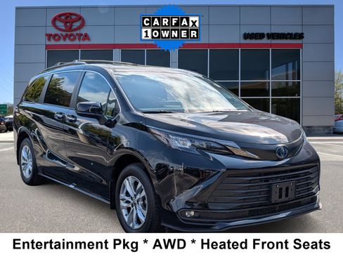 Certified 2023 Toyota Sienna XLE Woodland Edition AWD/4WD image 1
