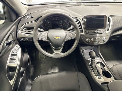 Certified 2025 Chevrolet Malibu LS image 14