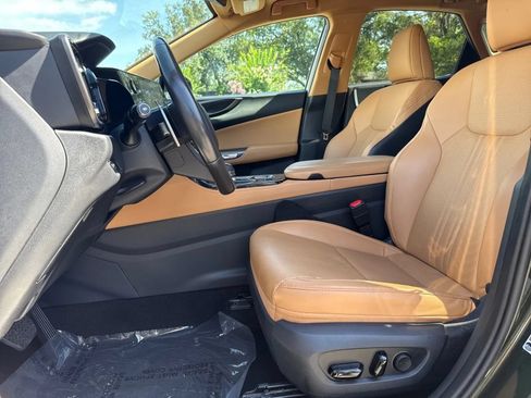 Used 2025 Lexus NX 250 FWD w/ Accessory Package (Z2) image 11