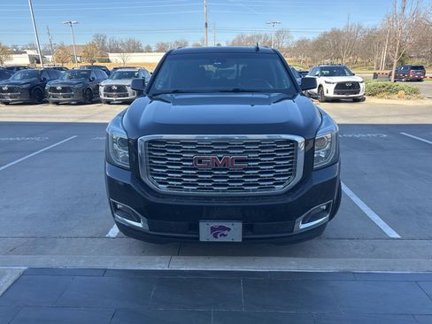 Used 2019 GMC Yukon Denali image 3