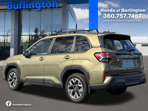 Used 2026 Subaru Forester Premium AWD/4WD image 4