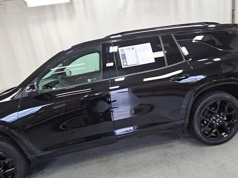 Used 2024 Chevrolet Traverse RS AWD/4WD image 6