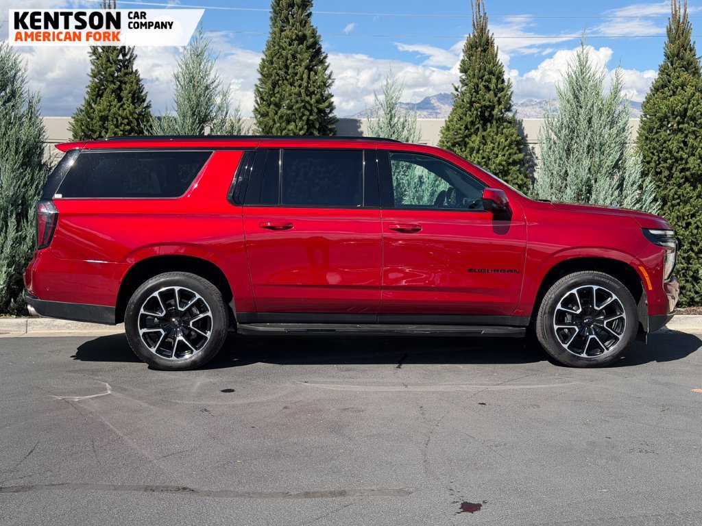Used 2026 Chevrolet Suburban RST AWD/4WD image 9