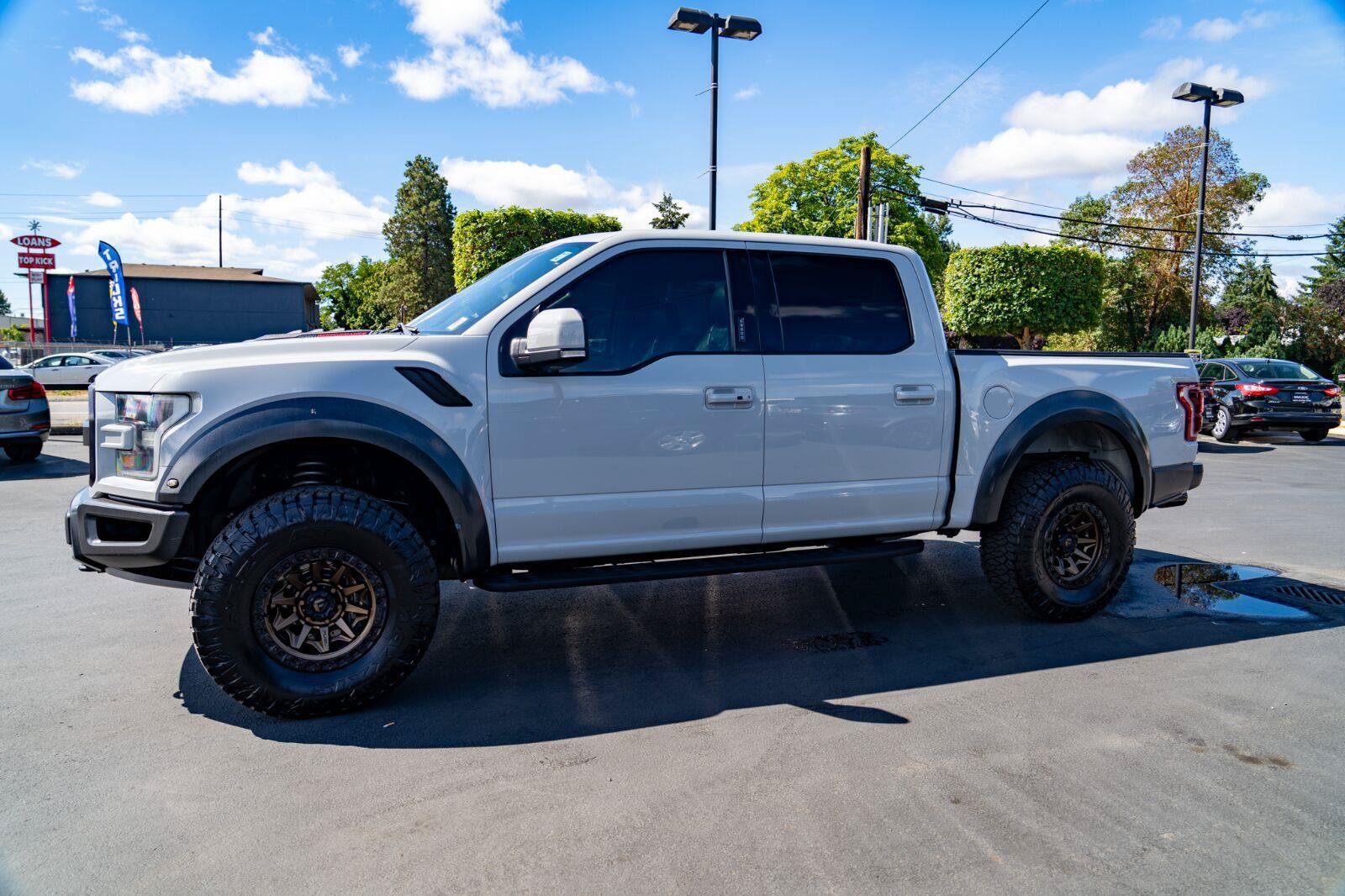 Used 2017 Ford F150 Raptor w/ Equipment Group 802A Luxury AWD/4WD image 13