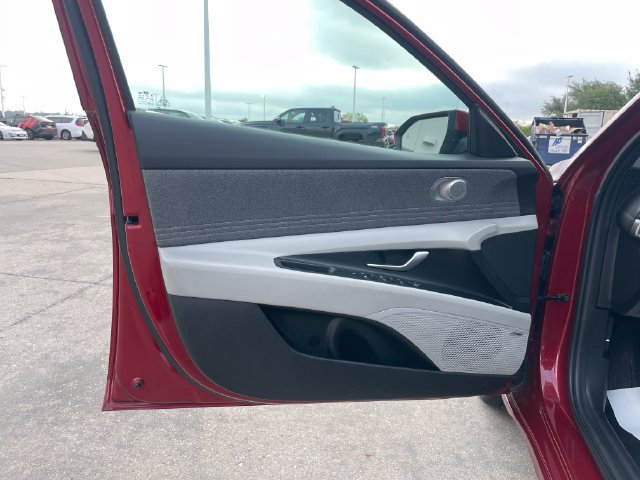 Used 2024 Hyundai Elantra Limited FWD image 20