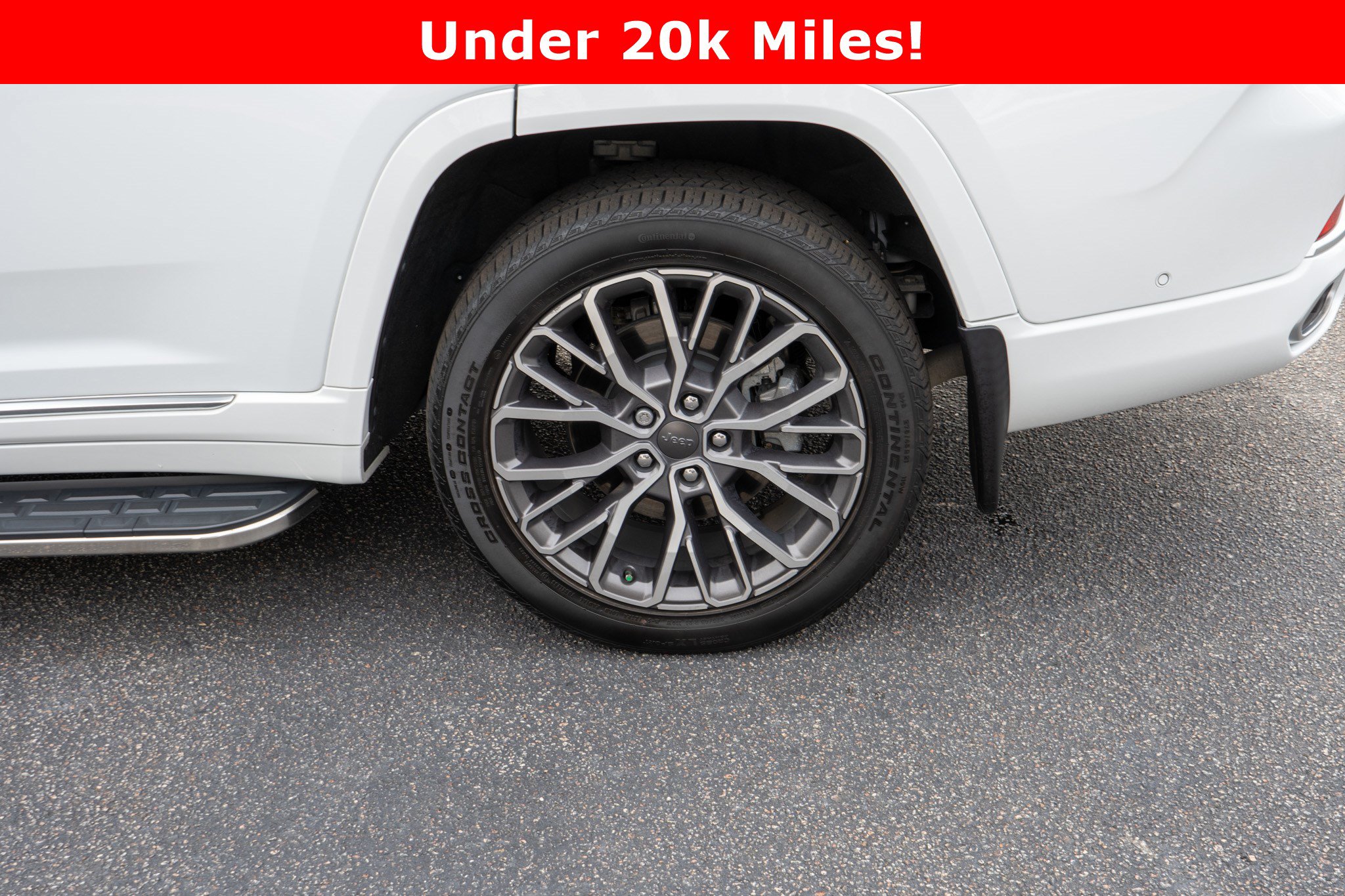 Used 2024 Jeep Grand Cherokee L Summit AWD/4WD image 11