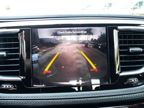 Used 2020 Chrysler Pacifica Limited FWD image 33