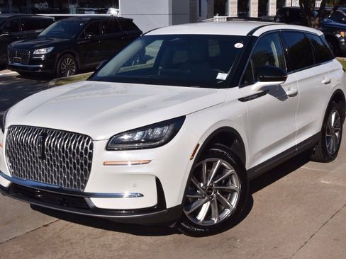 Certified 2025 Lincoln Corsair AWD w/ Equipment Group 101A image 40