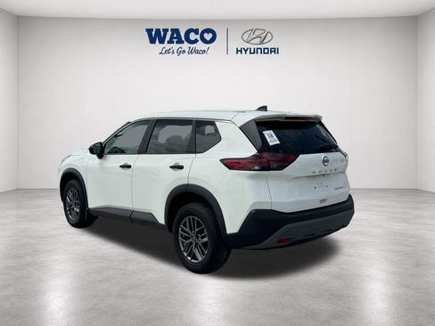 Used 2023 Nissan Rogue S AWD/4WD image 5