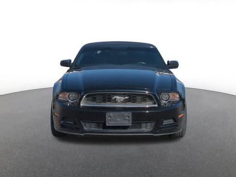 Used 2014 Ford Mustang Convertible RWD image 9