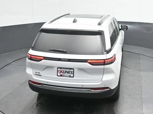 Used 2022 Jeep Grand Cherokee Limited 4xe w/ Luxury Tech Group II AWD/4WD image 29