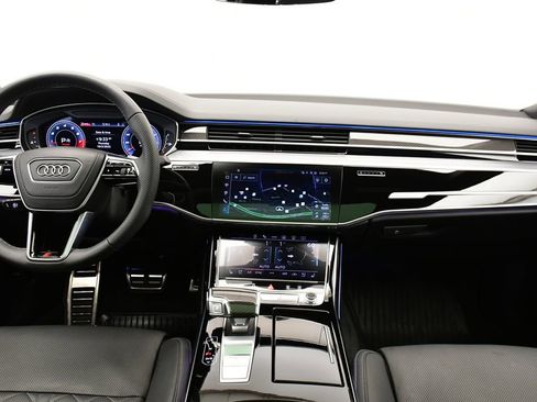 Used 2025 Audi S8 image 17